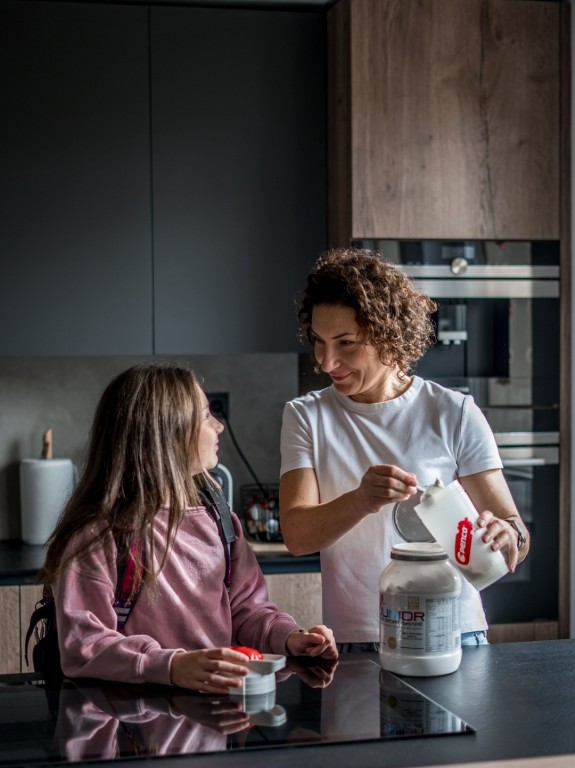 Regenerační nápoj pro juniory  JUNIOR AFTER SPORT SHAKE 1500g  Vanilka č.5